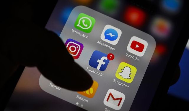 Sosyal medyada yeni dönem! Gençlere canlı yayın ve ekran kaydı kısıtlaması geliyor