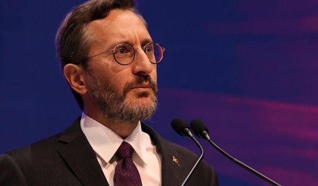 Fahrettin Altun’un  yeni görüntüsü dikkat çekti