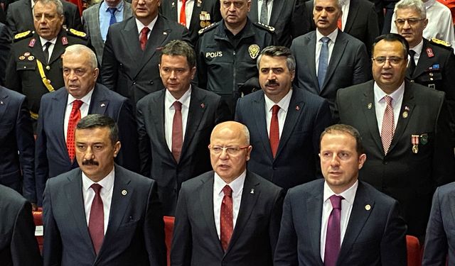Bursa’da Cumhuriyet Bayramı yağmura rağmen coşkuyla kutlandı
