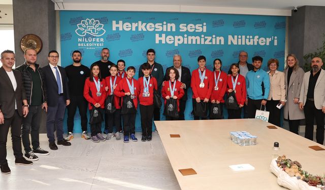 Başkan Şadi Özdemir başarılı sporcuları ağırladı