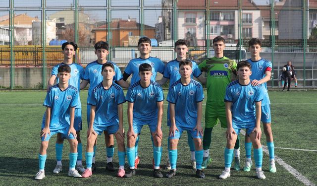 Gemlik Belediyespor U16 takımı namağlup şampiyonluğa koşuyor