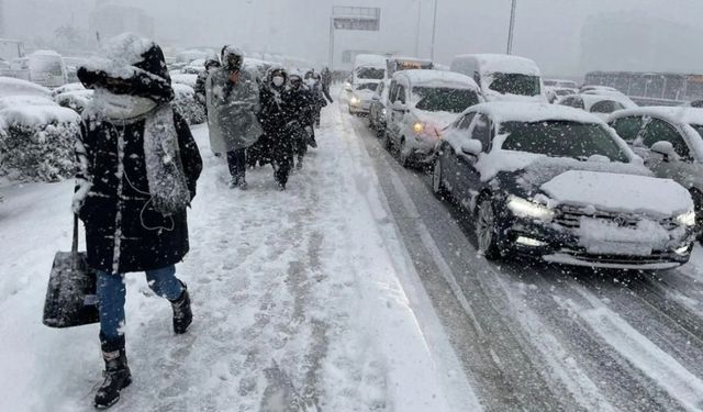 Bursa'nın 2 ilçesinde eğitime kar engeli!