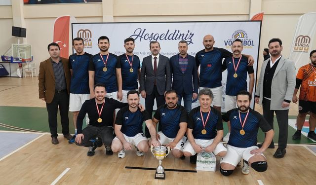 Gürsu Belediyesi voleybolun şampiyonu oldu