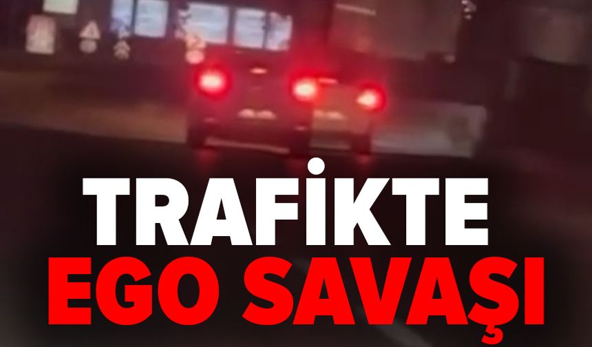 Bursa'da sürücülerin trafikteki inatlaşması, tehlikeli anlara sahne oldu
