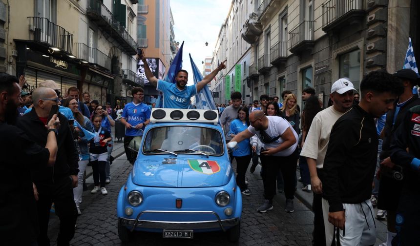 İtalya Serie A'da şampiyon Napoli