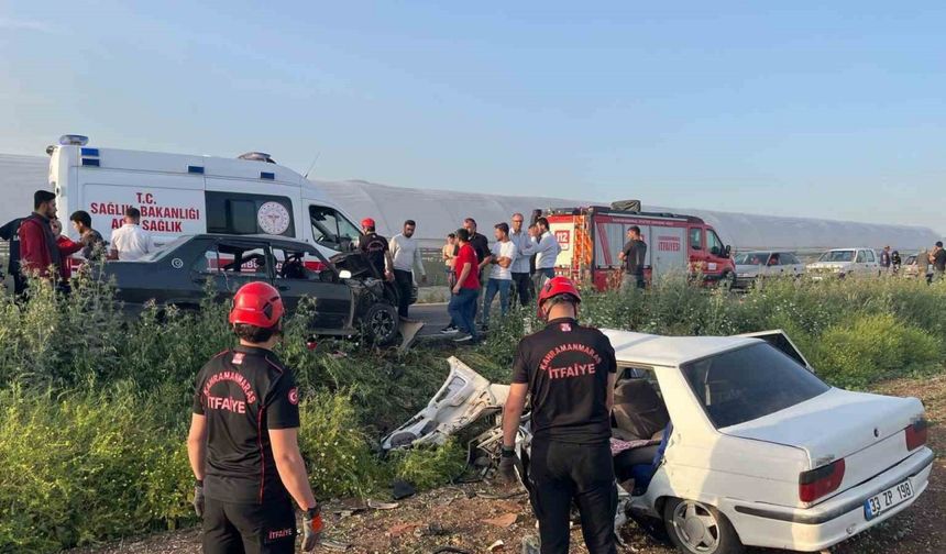 Kahramanmaraş’ta iki otomobil kafa kafaya çarpıştı: 6 yaralı
