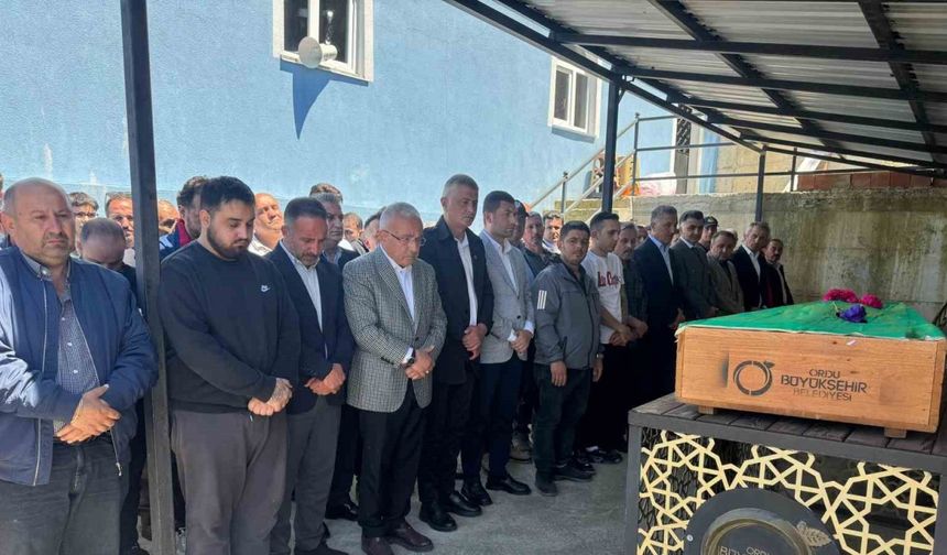 Ordu’da denizde boğularak hayatını kaybeden lise öğrencisi toprağa verildi