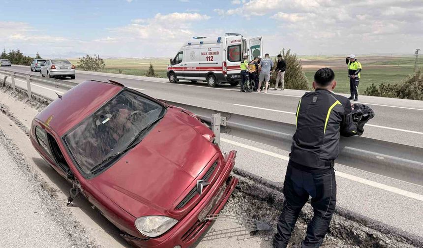 Sürücünün öldüğü kazayı arkadan gelen otomobilin kamerası saniye saniye kaydetti