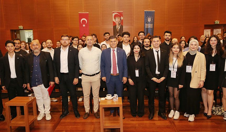 Doç. Dr. Ergül Halisçelik'ten gençlerle "sürdürülebilirlik" üzerine sohbet