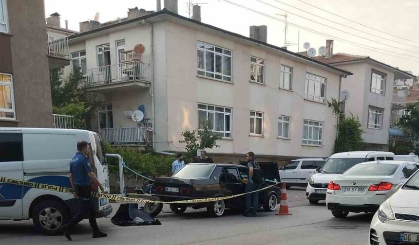 Ankara’da sokak ortasında uyuşturucu krizine girdiği öngörülen 2 kişi hayatını kaybetti