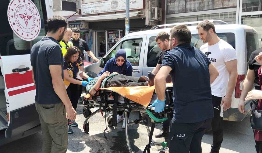 Bafra’da feci kaza: Forkliftin bıçağına çarpan motosiklet sürücüsü ağır yaralandı