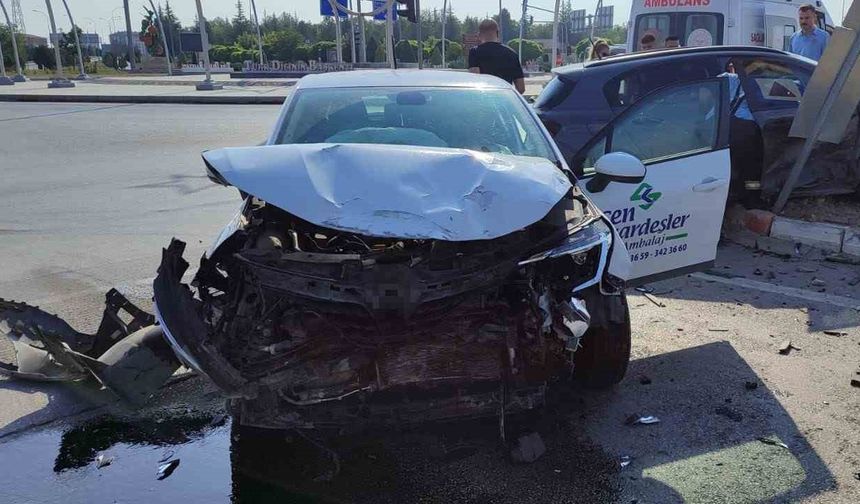 Karaman’da otomobiller çarpıştı: 1 yaralı