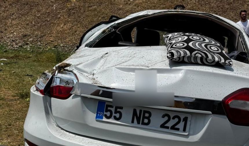 Muş’ta takla atan araç yoldan çıktı: 1’i ağır 4 yaralı