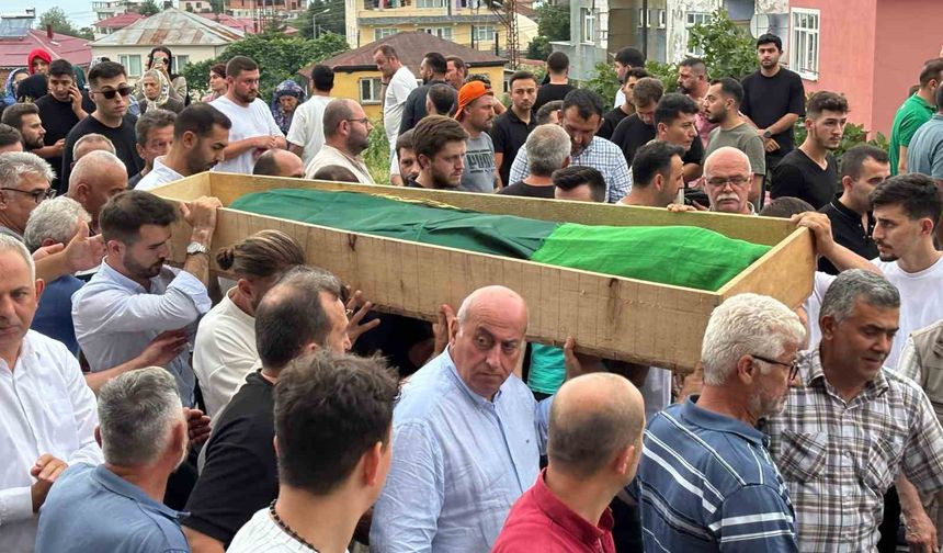 Boşanma aşamasındaki eşi tarafından öldürülen Sinem Topaloğlu son yolculuğuna uğurlandı