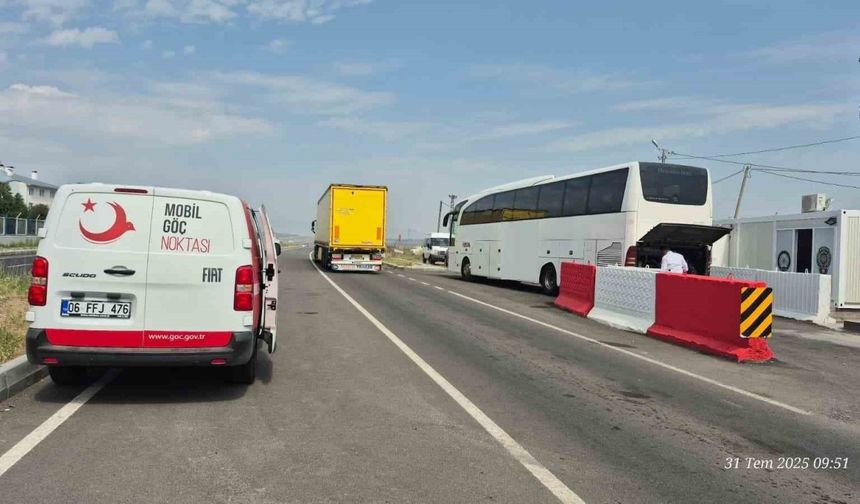 Kars’ta Göç İdaresi Müdürlüğü’nden yol uygulaması