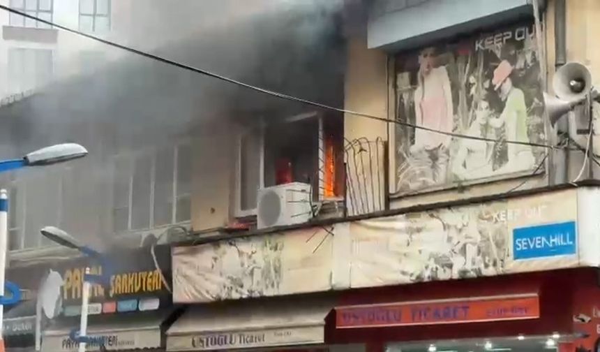 Rize’de depo yangını