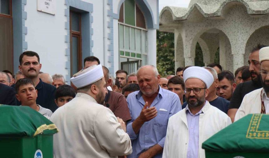 Yan yana toprağa verilen iki kardeşin ardından yürek burkan detaylar kaldı