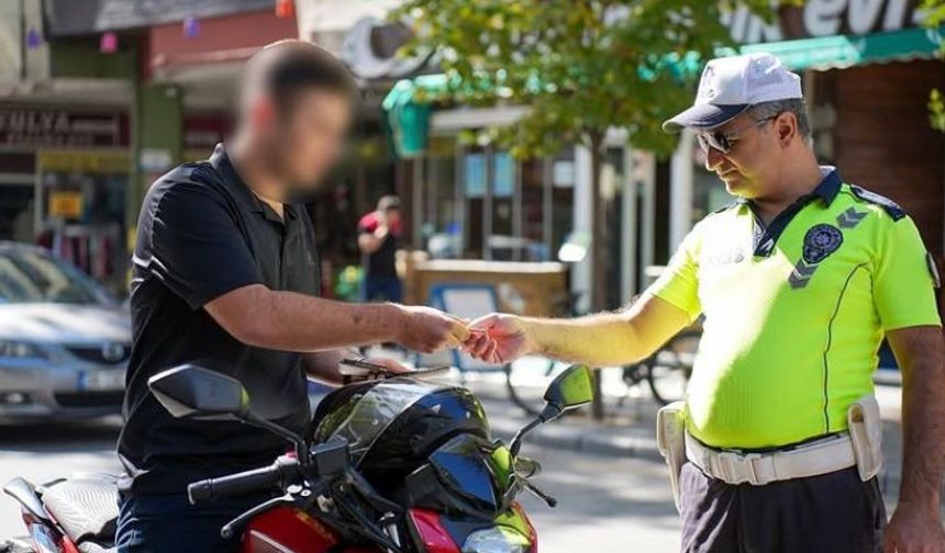 Isparta’da motosiklet denetiminde 80 sürücüye idari para cezası uygulandı