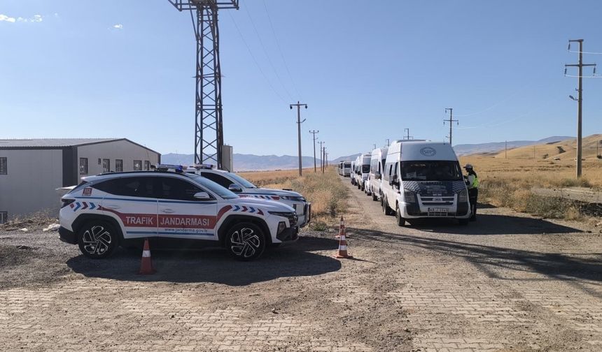 Muş’ta okul servis araçları denetlendi