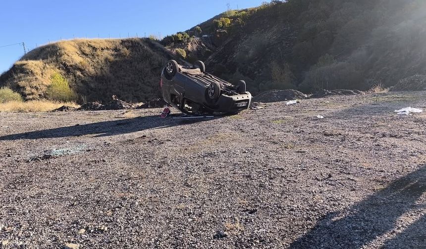 Bingöl’de hafif ticari araç takla attı: 5 yaralı