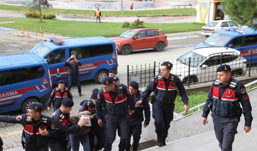 Bir ilçeyi diken üstünde tutan zanlı, adliyeye sevk edildi