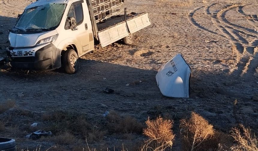 Karapınar’da şarampole devrilen kamyonet sürücüsü yaralandı