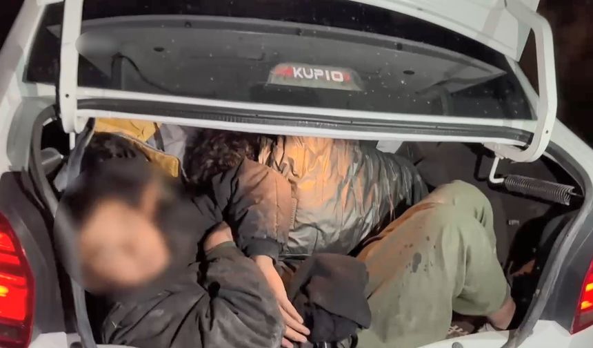 Kars’ta bagaja istiflenen düzensiz göçmenler jandarma yakalandı