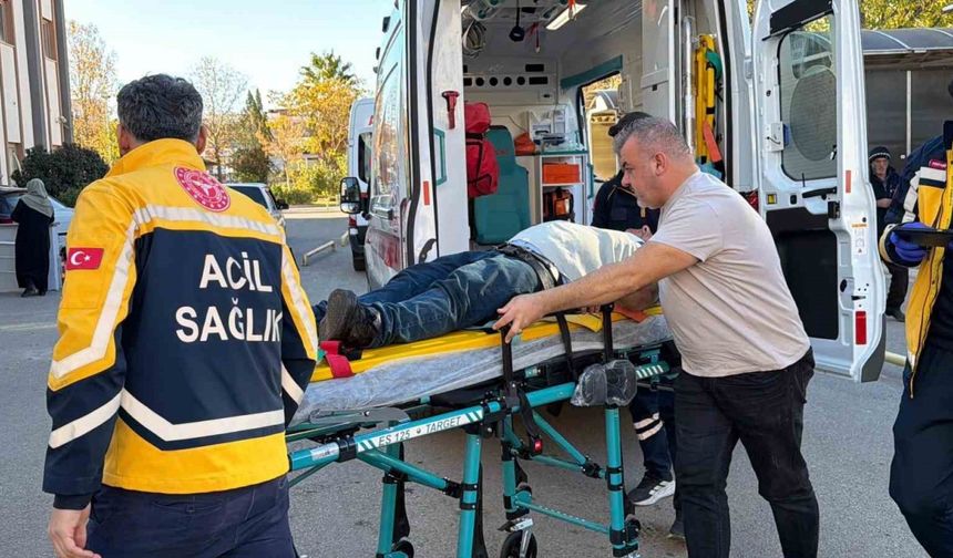 Yolcu minibüsü ile otomobil çarpıştı: 5 yaralı