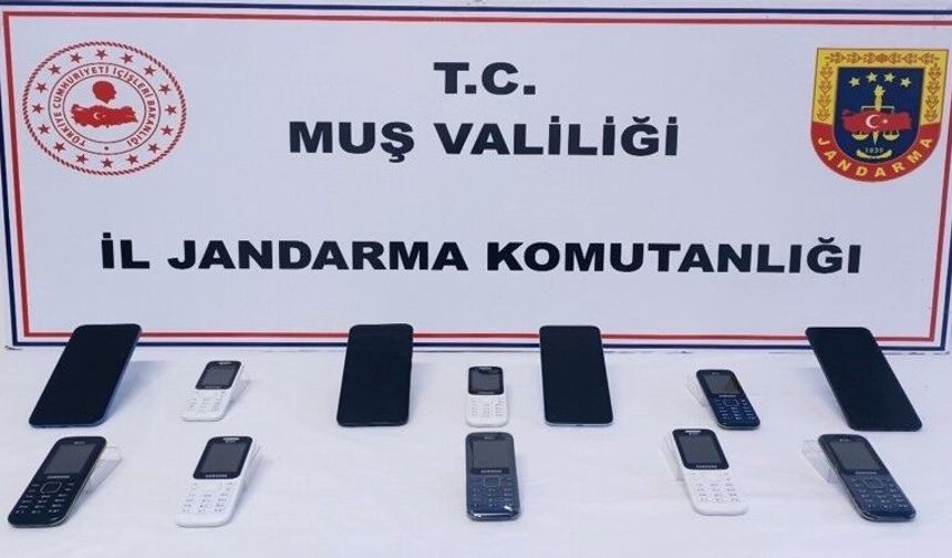 Muş'ta kaçak cep telefonu operasyonu