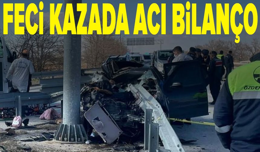 Bariyerlere ok gibi saplanan otomobil can aldı: Anne ve baba öldü, 3 yaşındaki çocuk yaralı
