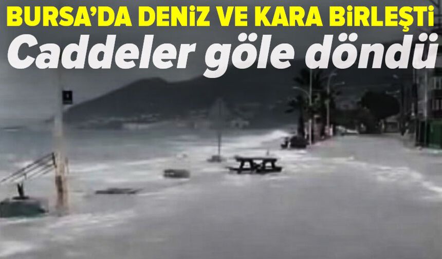 Kurşunlu Sahili sular altında: Fırtına denizi caddeye taşıdı
