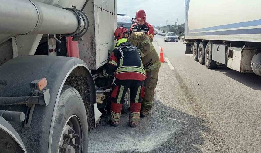 Bandırma'da tanker otomobille çarpıştı: 2 yaralı