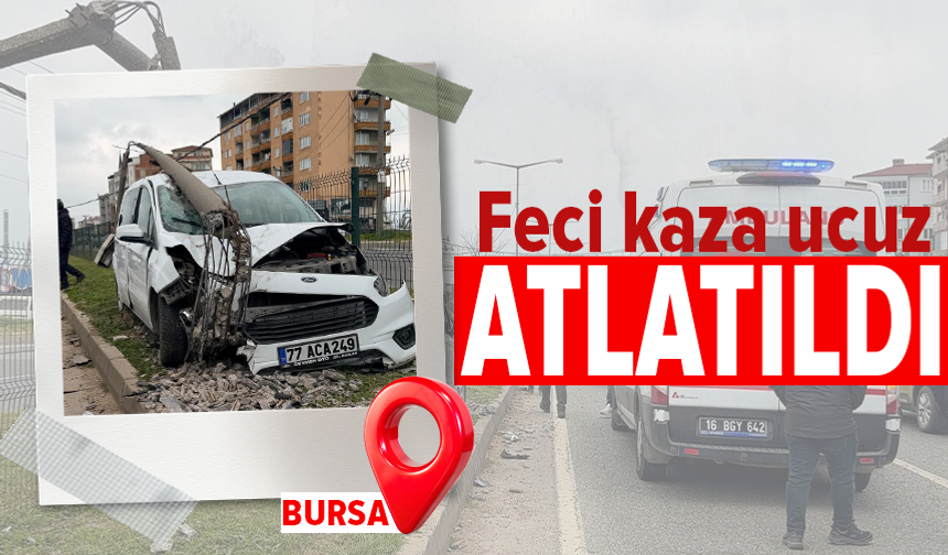 Bursa'da direğe çarpan otomobildeki, 2 kişi yaralandı