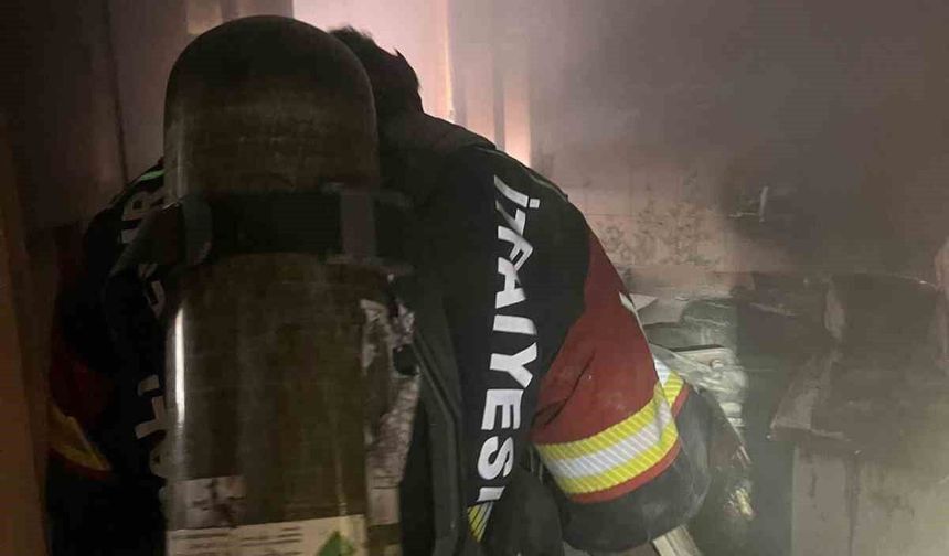 Edremit'te korkutan ev yangını