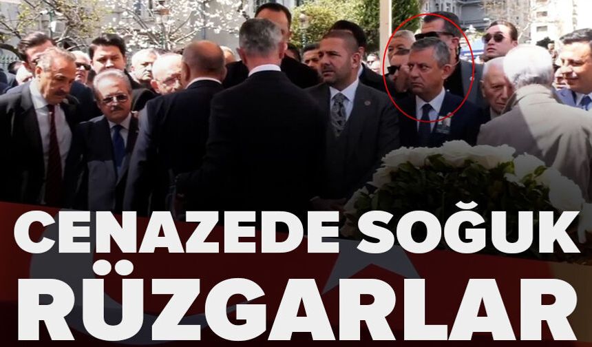 Hüsamettin Cindoruk'un cenazesinde soğuk rüzgarlar!