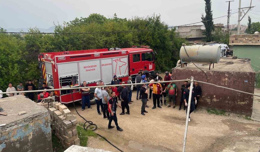 Mardin'de evde çıkan yangında 4 kişi dumandan etkilendi