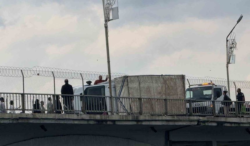 Şanlıurfa'da fırtına ve dolu hayatı felç etti