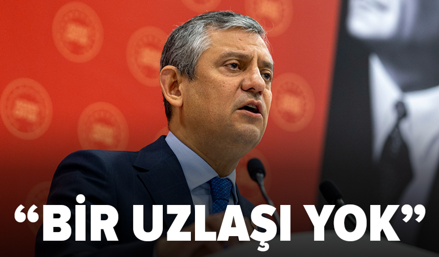 Özgür Özel açıklamalarda bulunuyor