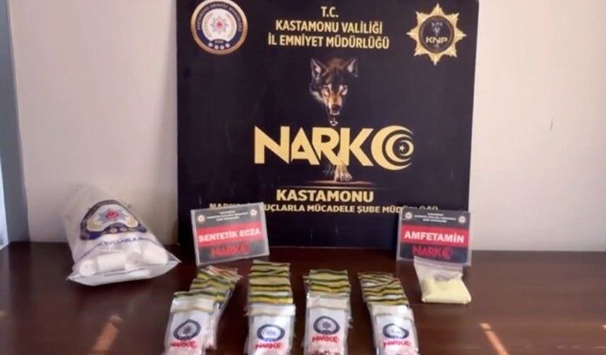 Kastamonu'da bin 699 adet sentetik ecza hapı ile 387 gram amfetamin ele geçirildi