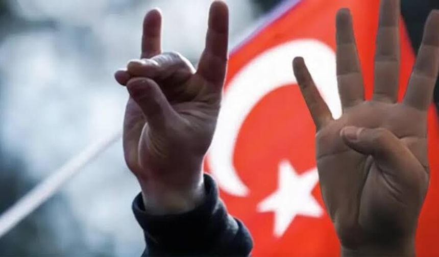 AK Parti ve MHP'den istifa eden 60 kişi İYİ Parti'ye katıldı