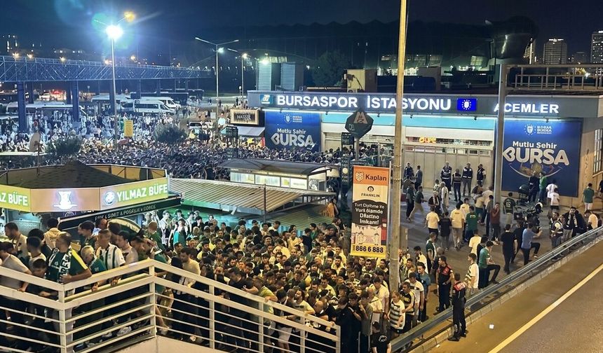Bursaspor taraftarından büyükşehir’e çağrı: "Futbol taraftarı tiyatro seyircisi değildir"