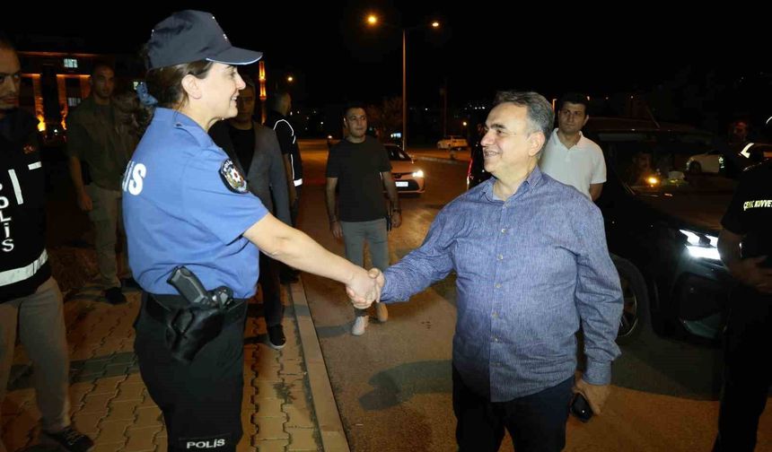 Elazığ Emniyet Müdürü Karan, öğrenci yurt çevresini inceledi, aydınlatma eksikliği için görüşme yaptı