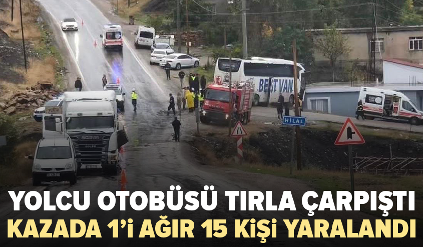 Yolcu otobüsü evin çatısına çarptı: 15 yaralı